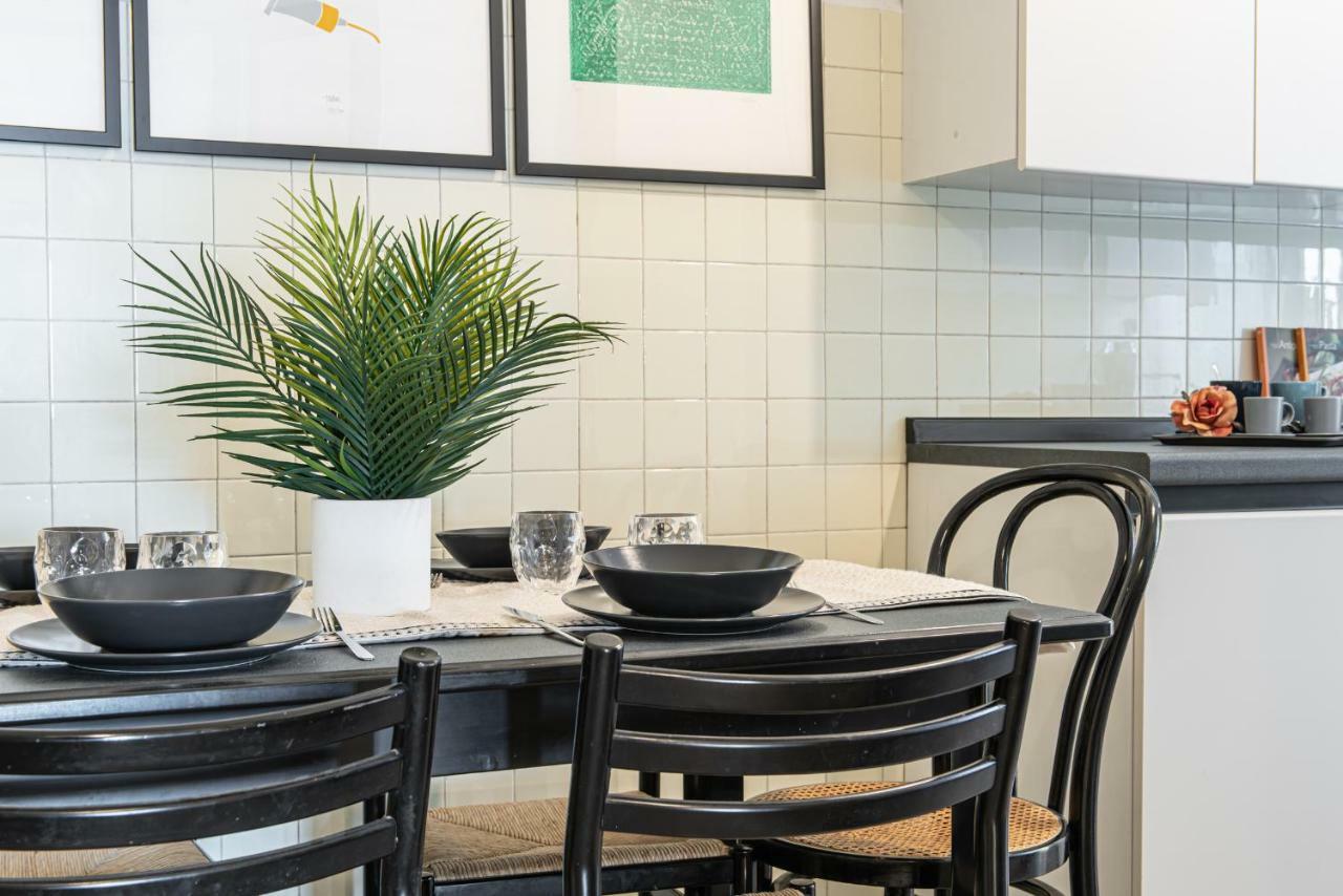 شقة Joivy Sophisticated 3-Bed Flat With Desk ميلان المظهر الخارجي الصورة