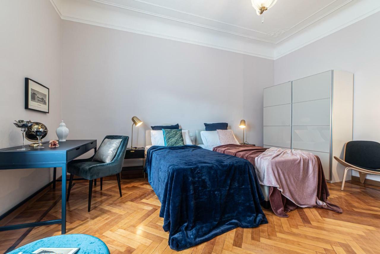 شقة Joivy Sophisticated 3-Bed Flat With Desk ميلان المظهر الخارجي الصورة